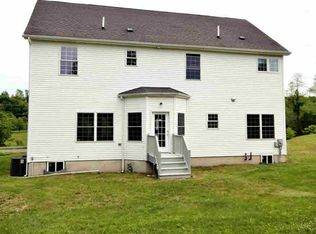 8 Friendship Ln, Poughkeepsie, NY 12601