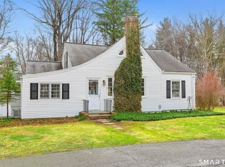 5 Lane, Redding, CT 06896