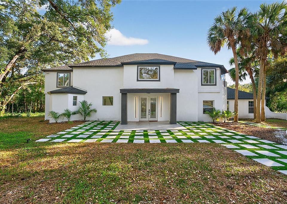 1st image of 305 SWEETWATER CLUB CIRCLE