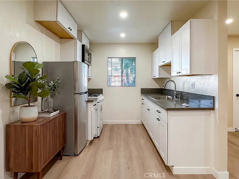 6911 Ben Ave #1 — Photo 3