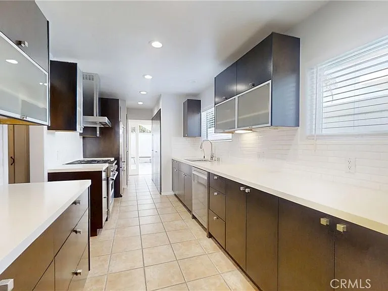 509 N Dianthus St — Photo 7