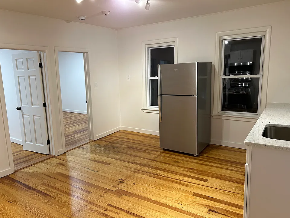 Eat-in kitchen