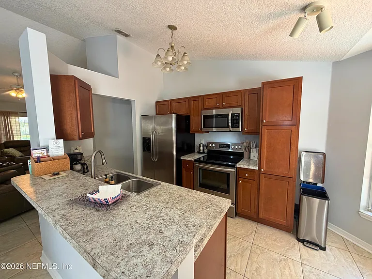152 Meadow Ave — Photo 9