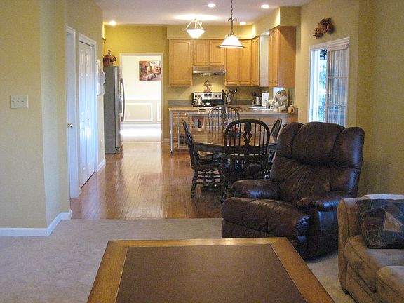 5th image of 1465 N Foxpointe Dr