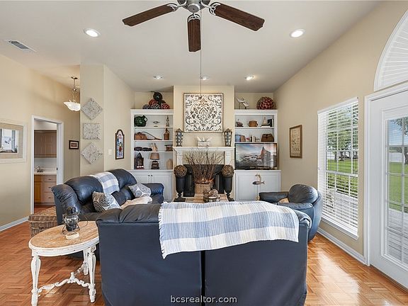 4th image of 20283/20253 E Lakeshore Dr