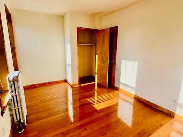 207 East 14th Street image 2 of 7