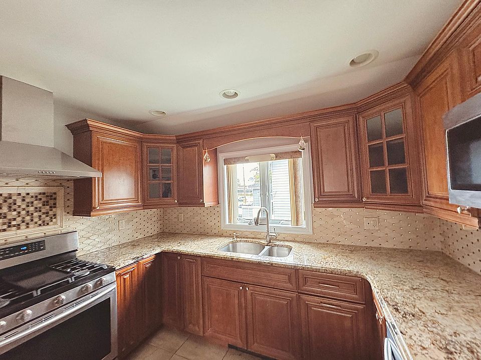 1st image of 2A Lowell Pl #2