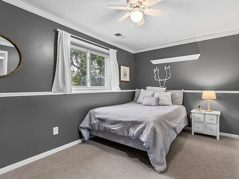 18890 Barrington Dr — Photo 12