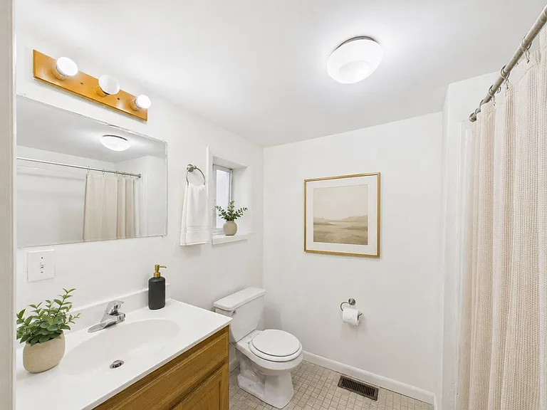 2055 Fitzwater St — Photo 7