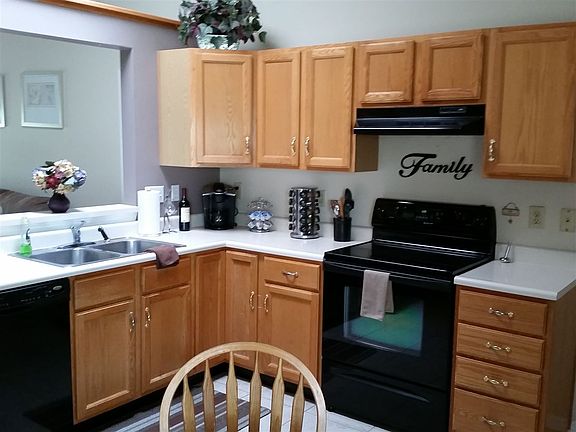 2nd image of 459 Hyannis Dr