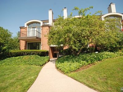 11 Alcott Ct, Teaneck, NJ, 07666