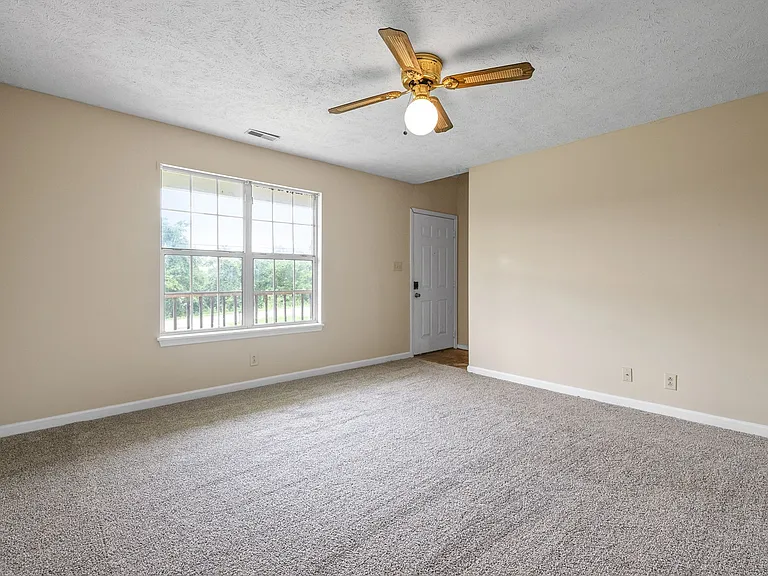 2080 Carneal Ln — Photo 8