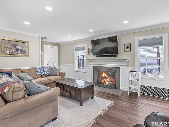 3rd image of 4270 Main Street