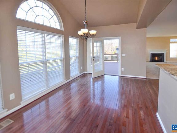 5th image of 243 Justin Dr
