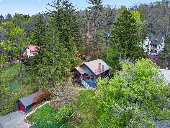 3rd image of 11 Renwick Heights Rd