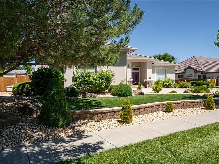 7330 Island Queen Dr — Photo 2