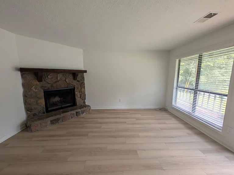 1478 N Diane Ct SE #A — Photo 10