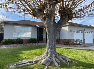 811 Baker Dr, Ripon, CA 95366