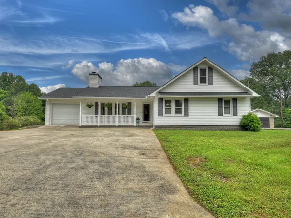 731 Hillcrest Dr, Mc Caysville, GA 30555