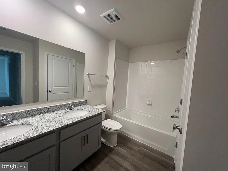 141 Charing Cross Dr — Photo 2