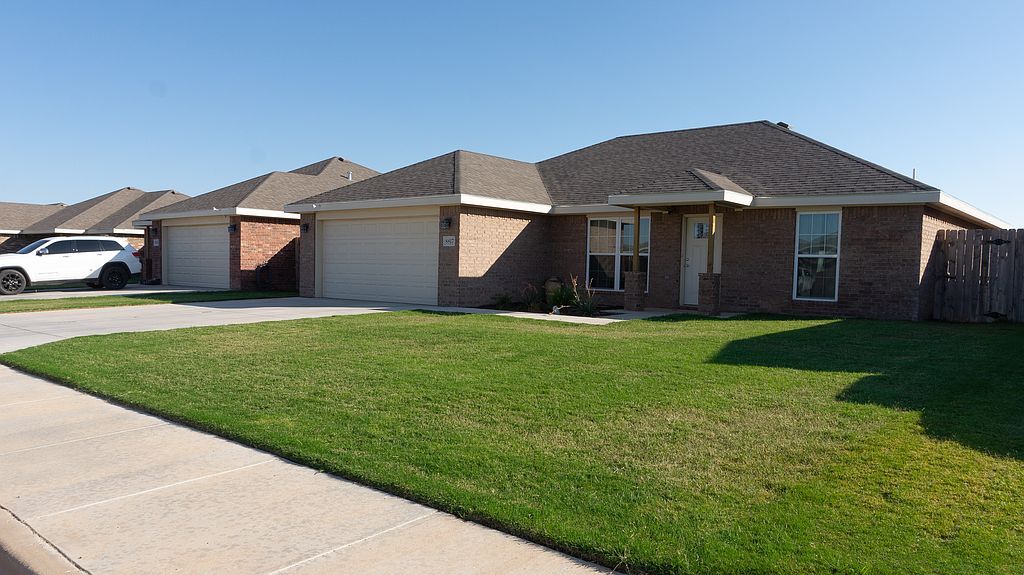 8817 10th Pl - Property Image