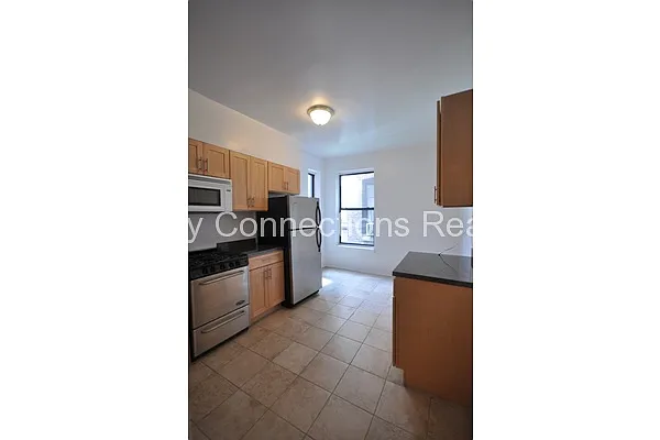 Rented by City Connections Realty | media 8