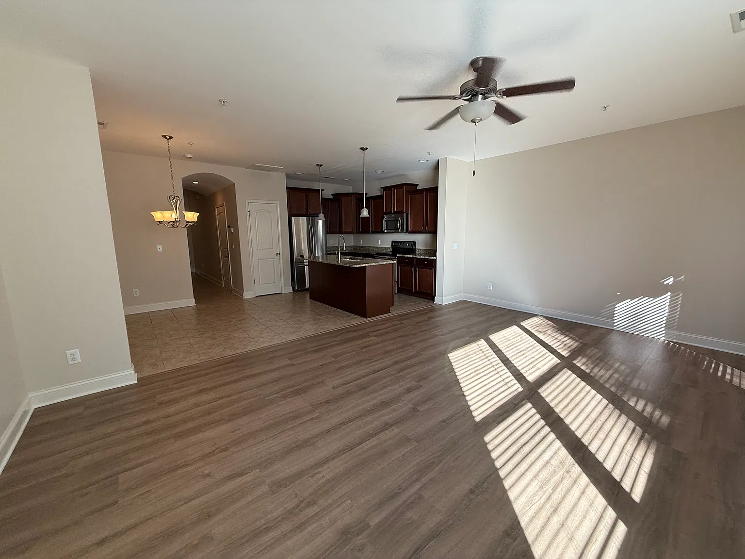 3 bed, 1692 sqft, $2,200 — Photo 2