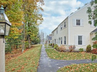 24 Colonial Vlg #24, Falmouth, ME 04105