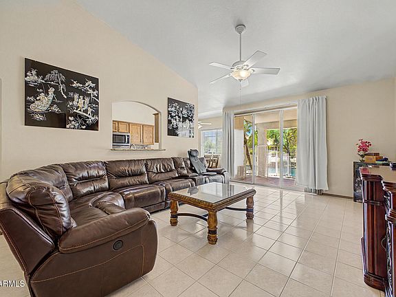 4th image of 373 W PRIMOROSO Drive