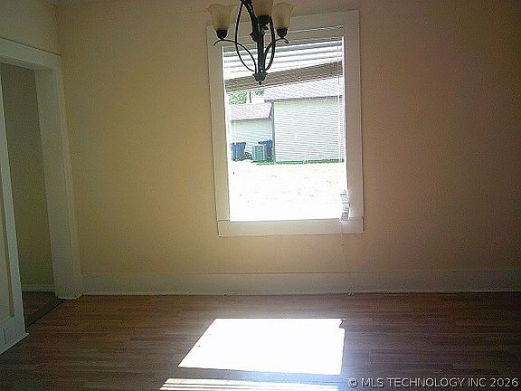 3rd image of 610 W Canadian Ave