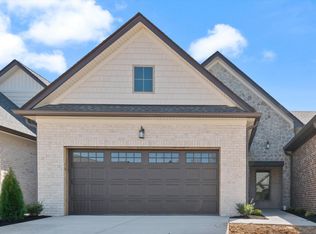 446 W Foxrun, Springfield, TN 37172