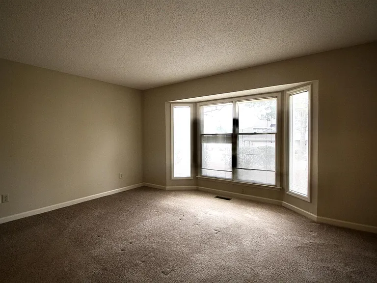 32 Westlake Pointe Dr — Photo 16