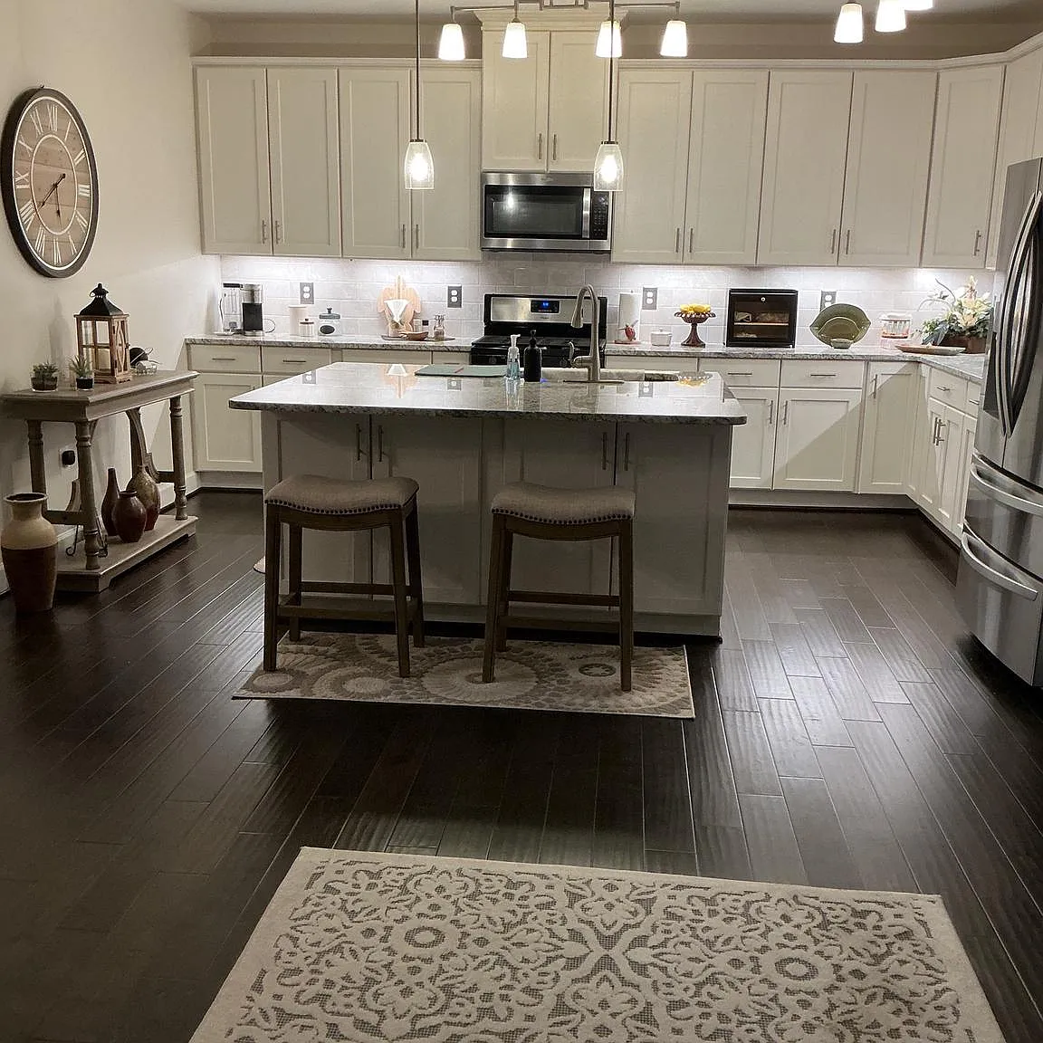 2 bed, 2.0 bath, 1484 sqft, $2,990 — Photo 4