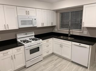 3759 Salem Walk #A2, Northbrook, IL 60062