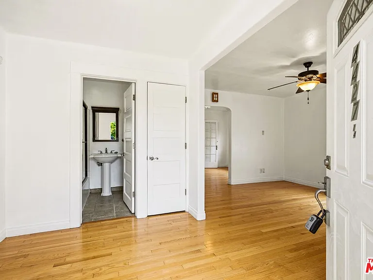 4427 Finley Ave — Photo 6