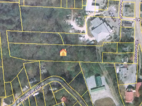 126 S Forrest Ave, Camden, TN 38320