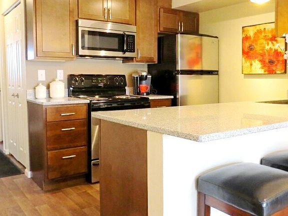 5th image of 1130 Town Centre Dr #1150-17