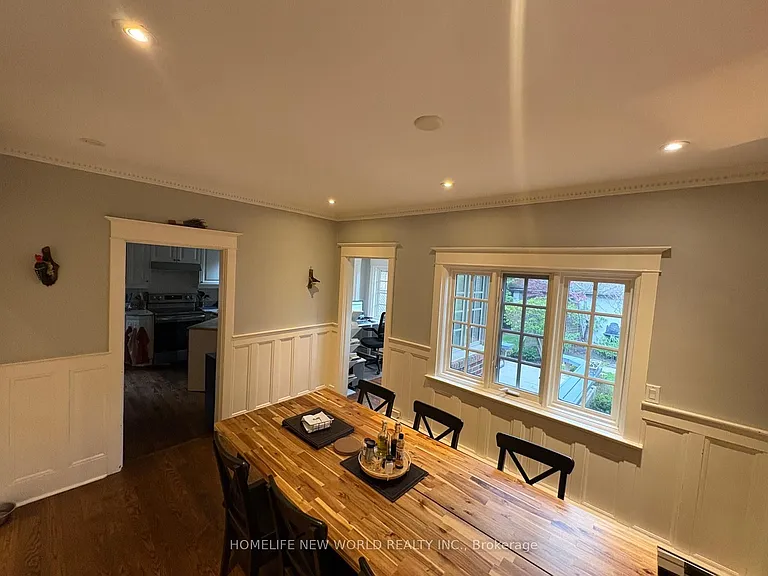 47 Lawrence Cres — Photo 4