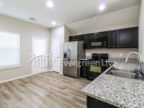 4th image of 1680 Bradford Pl