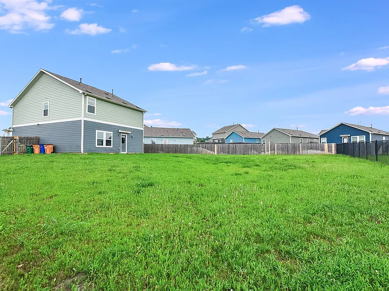 15401 Solstice Cv — Photo 20