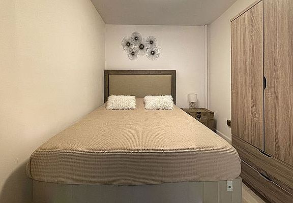 4th image of 519 E 5th St APT 6