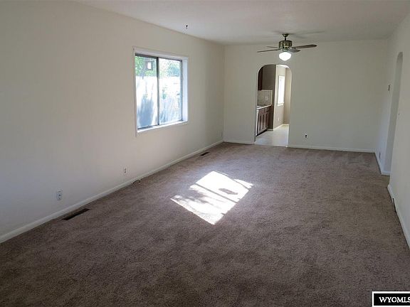 4th image of 209 E Jefferson Ave