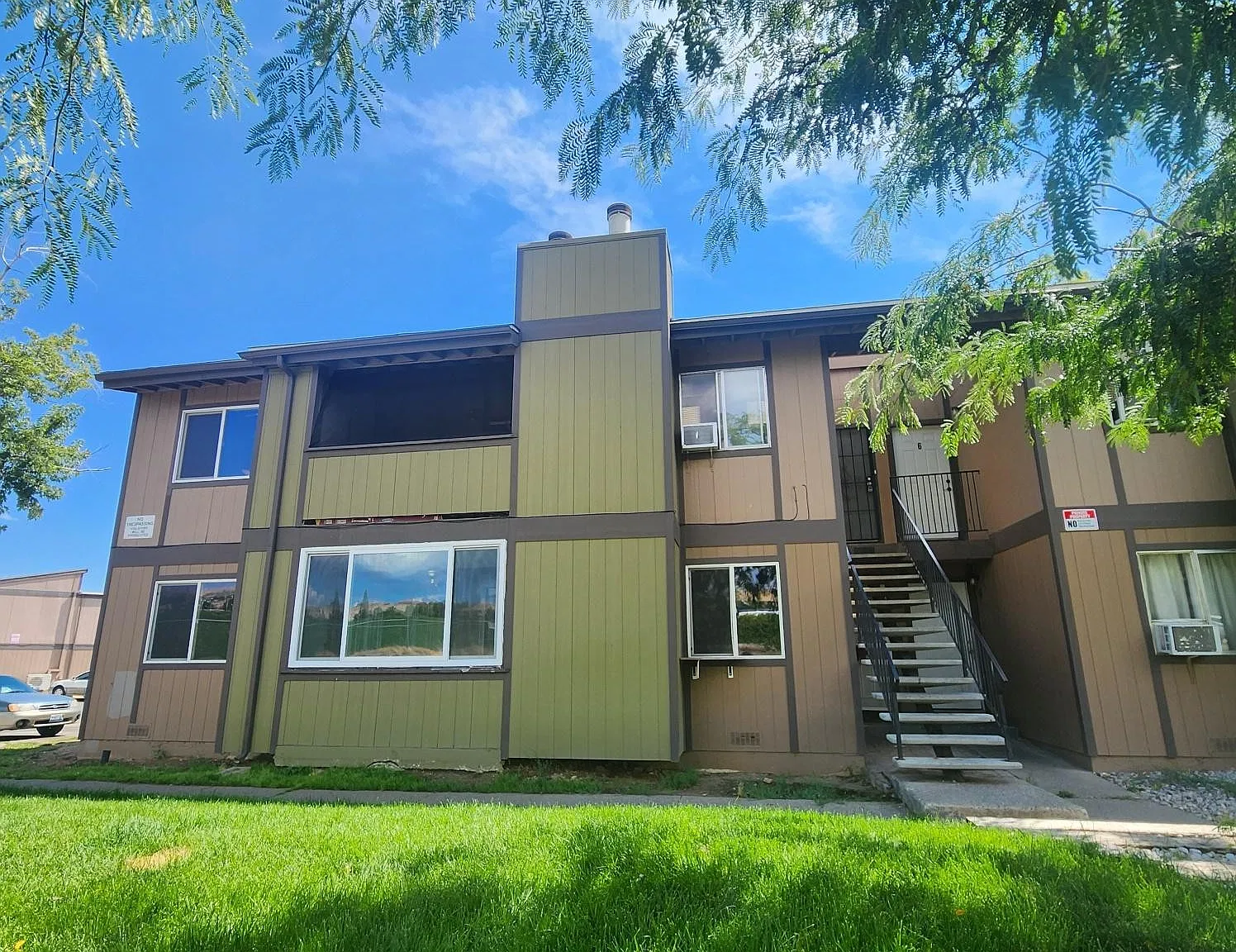 2 bed, 919 sqft, $1,295 — Photo 1