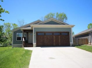 317 Roosevelt Ave, Warrenton, MO 63383