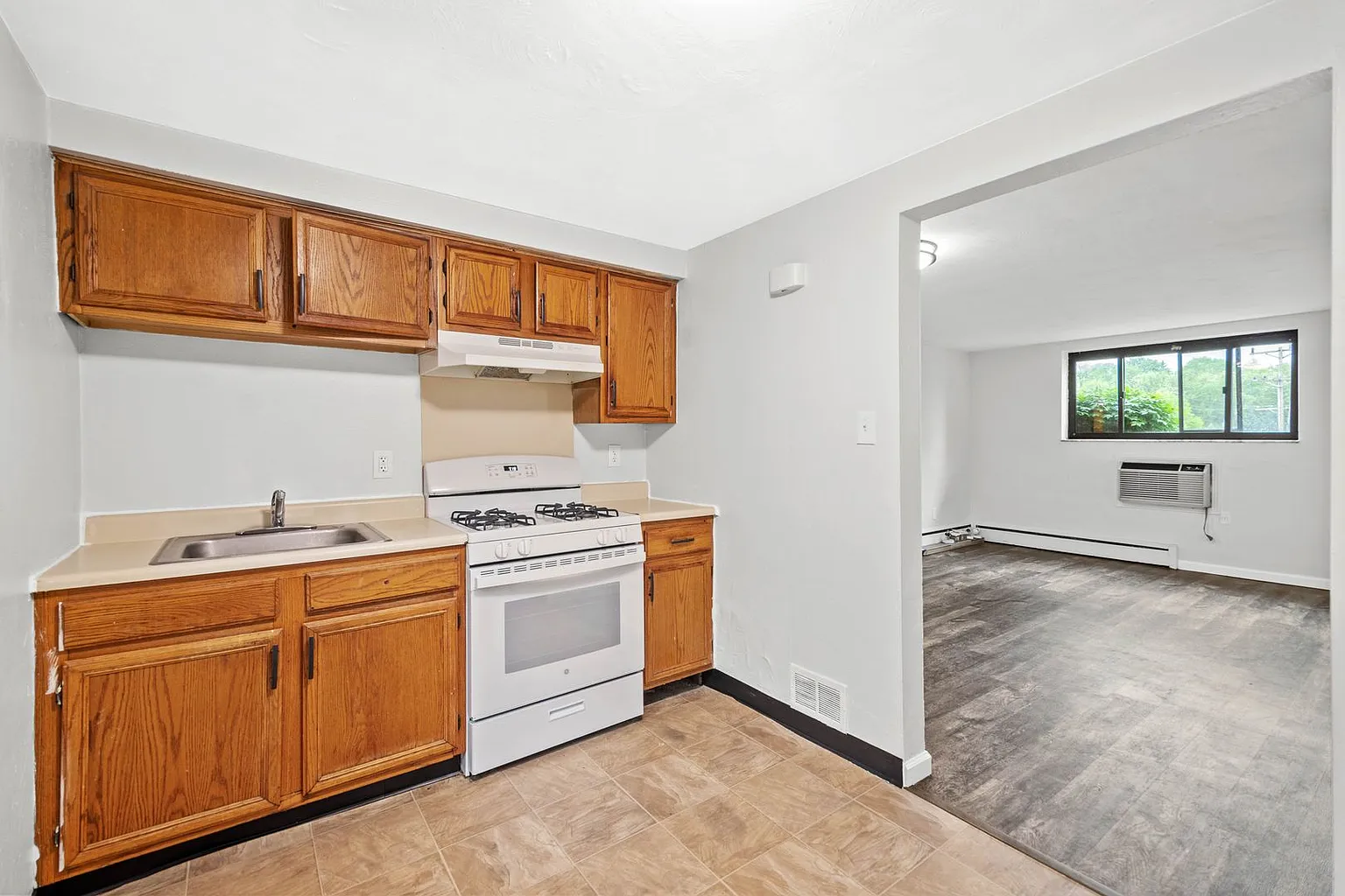 10601 Lindberg Ave APT 4 photo 1