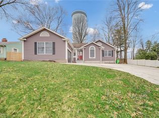 1722 Graham Rd, Stow, OH 44224