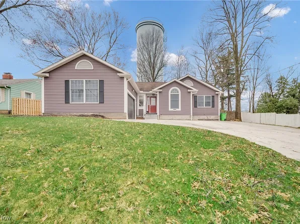 1722 Graham Rd, Stow, OH 44224