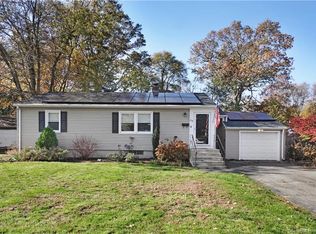 62 Woodvale Rd, West Haven, CT 06516