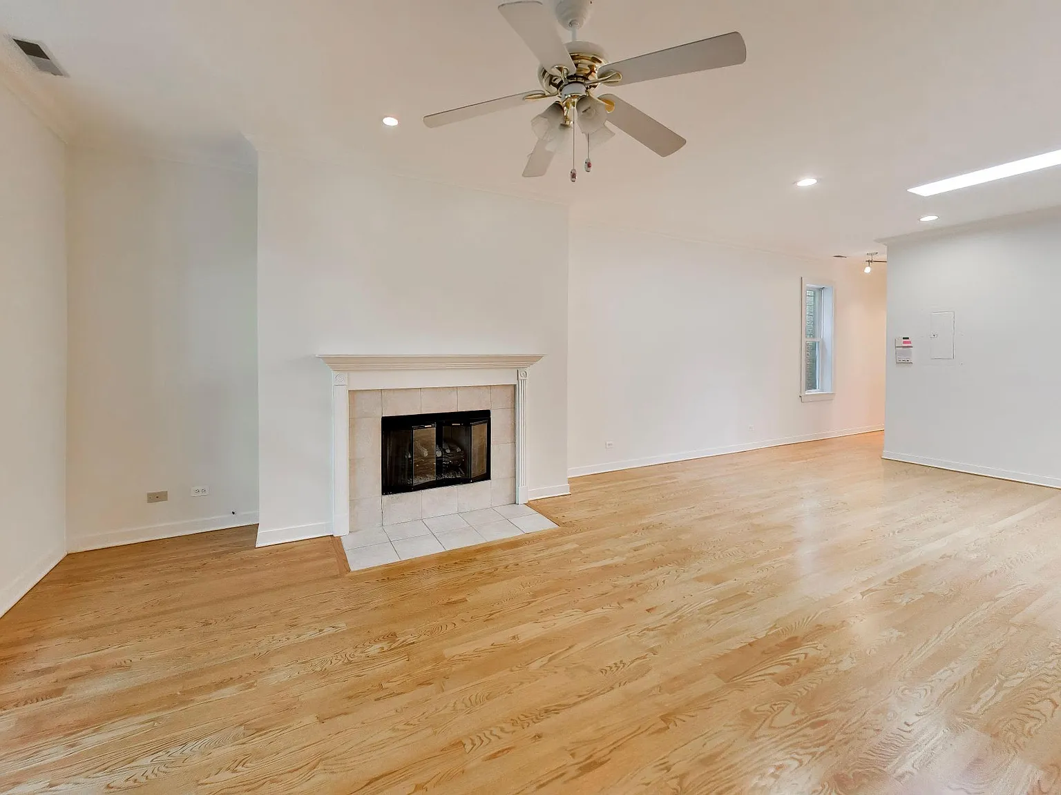 1355 W Fillmore St — Photo 4