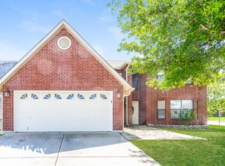 300 Kissimmee Dr, Arlington, TX 76002